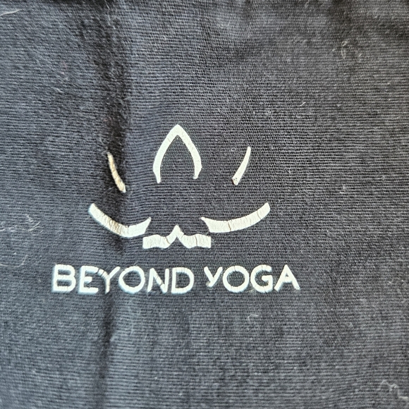 Beyond Yoga Black Yoga Pants - Size Large